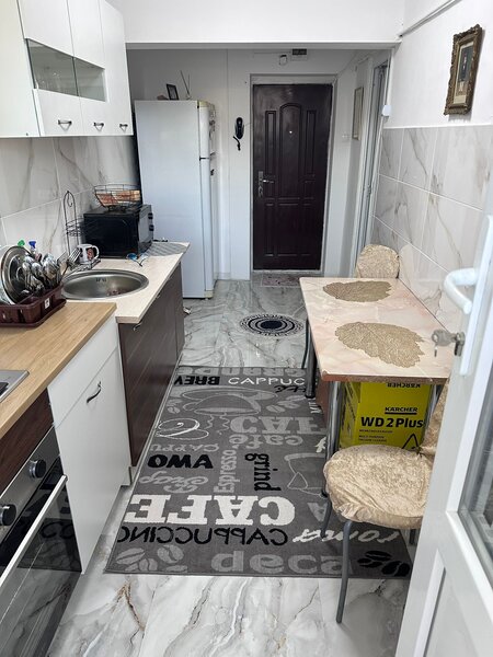 Lizeanu, la 5 min. metrou Obor, apartament de vanzare.